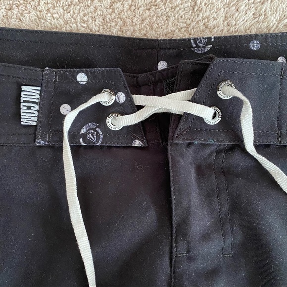 Volcom “Foster Gals 7 Boardie” Shorts - Picture 4 of 6